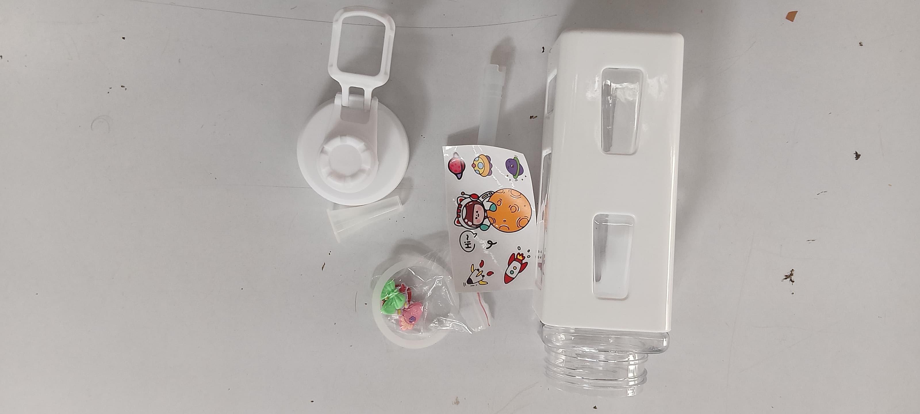 700ml Kawaii Water Bottle with Lid and Straw